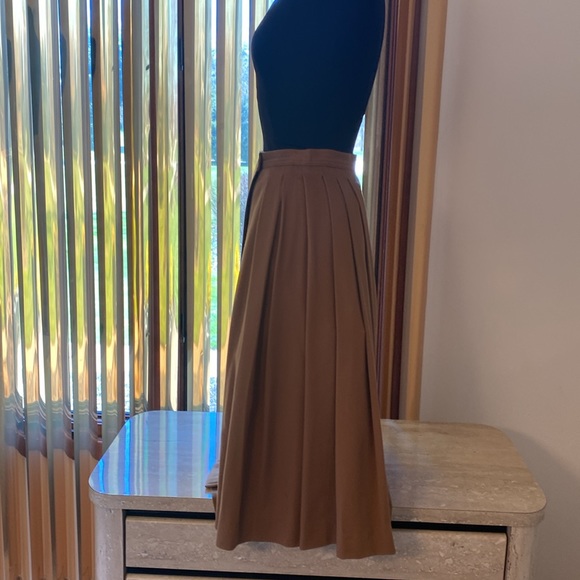 Gucci Vintage Wrap Skirt 💯% Cashmere,pristine condition no flaws, see photos - Picture 3 of 13